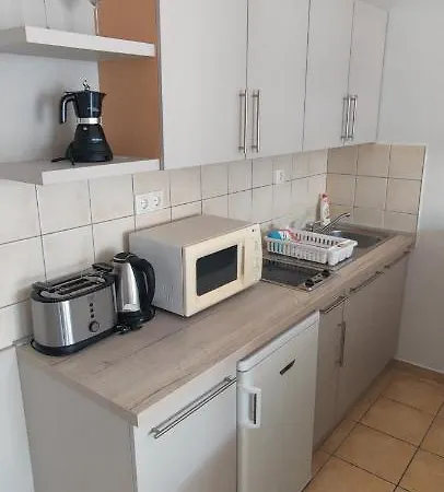 Aliz Apartment *